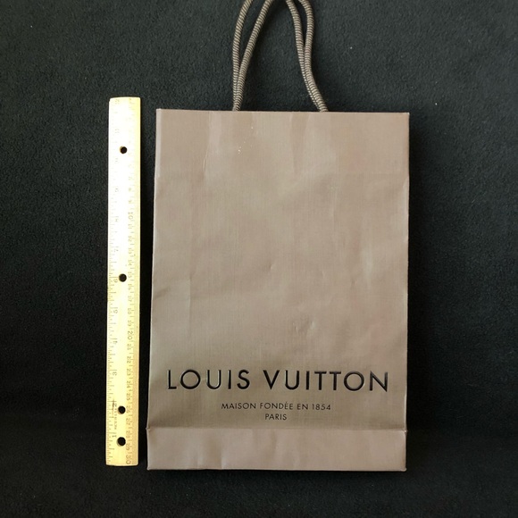 Louis Vuitton Gift Bag - Picture 2 of 4